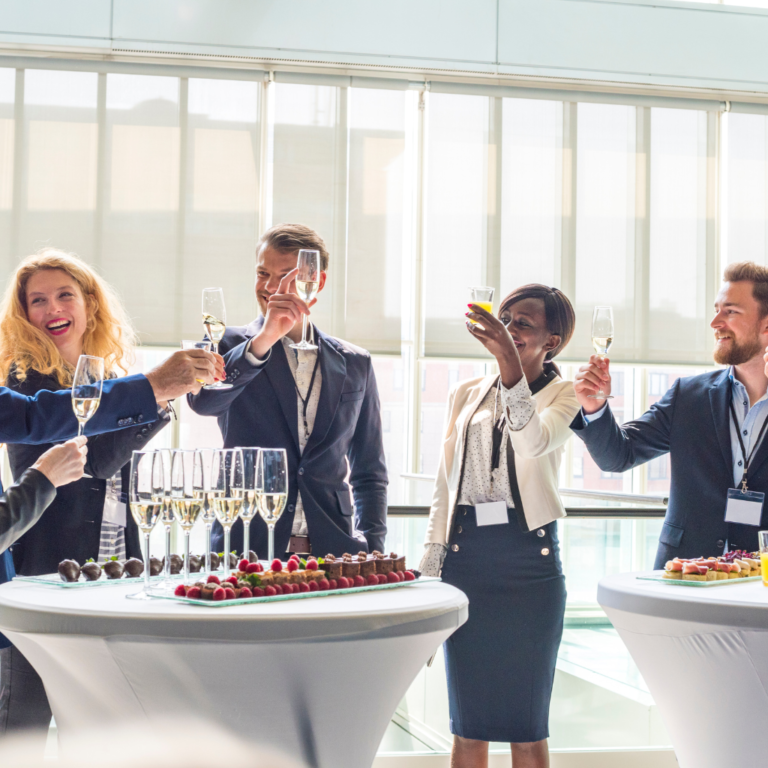 Événement corporate avec service de cocktails