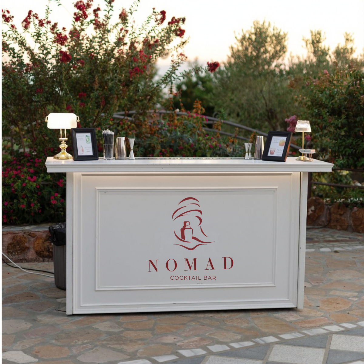 Bar mobile Nomad Bar installé en extérieur pour un événement