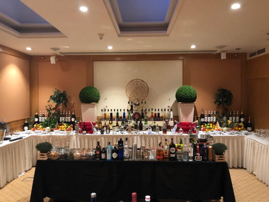Installation complète d’un bar à cocktails pour un atelier cocktail