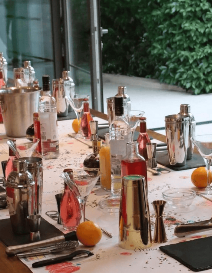 Postes de préparation de cocktails équipés pour un atelier de mixologie Nomad Bar